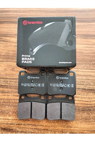 Mercedes W124 W202 Arka Fren Balatası Takımı Brembo