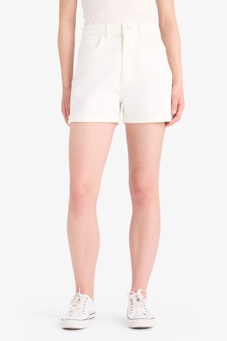 Defacto Mom Fit Yüksek Bel Katlamalı Paça Jean Şort E4695ax25smwt1 Beyaz