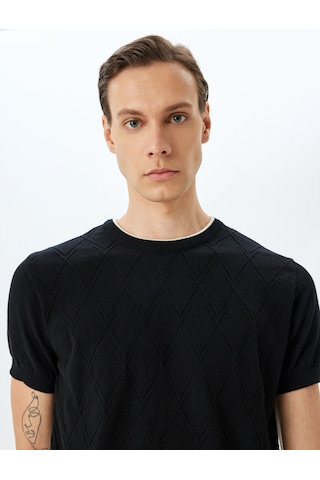 Koton Regular Fit Geometrik Dokulu Kısa Kollu Pamuklu Triko Kazak Siyah 5sam70010ht Siyah
