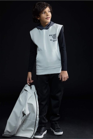 Defacto Erkek Çocuk Kapüşonlu Baskılı Skuba Dalgıç Kumaş Kolsuz Sweatshirt G6137a826spgr492 Gri-gr492