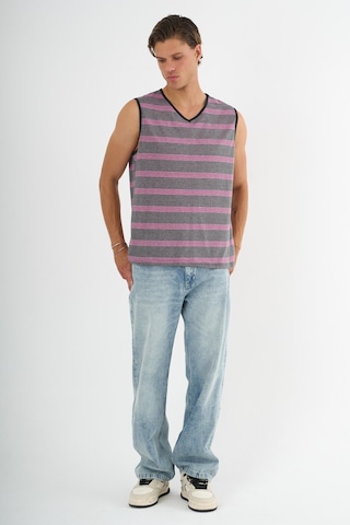 V Yaka Çizgili Kolsuz T-shirt Pembe