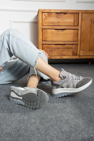Shoetek Susanne Kadın Sneakers Bağcıklı Spor Ayakkabı Gri Süet Gri Süet Gri
