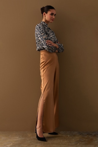 Sateen Yırtmaç Detaylı Saten Pantolon - Camel