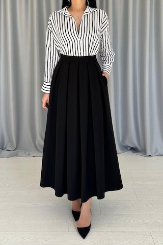 Siyah Uzun Pileli Etek Siyah