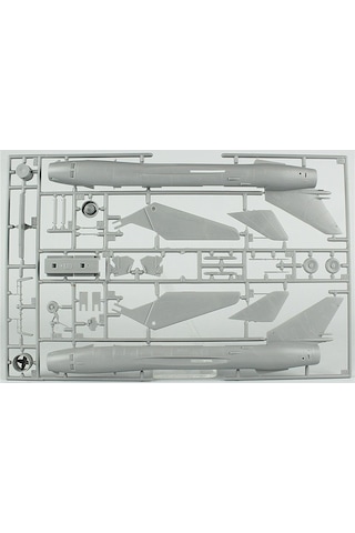 Mistercraft E012 1/72 Su-22 M4r 77 Jbg Savaş Uçağı Plastik Model Kiti-56318