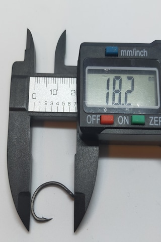 Sazan Avı Krank Model Teflon Siyah Delikli Olta Iğnesi No:6