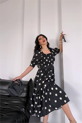 Neşeli Butik Kadın Kemerli Kare Yaka Çiçekli Midi Boy Elbise Nbks4104 Siyah