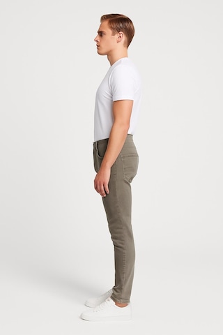 Erkek Slim Fit Dar Paça Esnek Likralı Denim Jeans Kot Pantolon - 7409 Sütlü Kahve