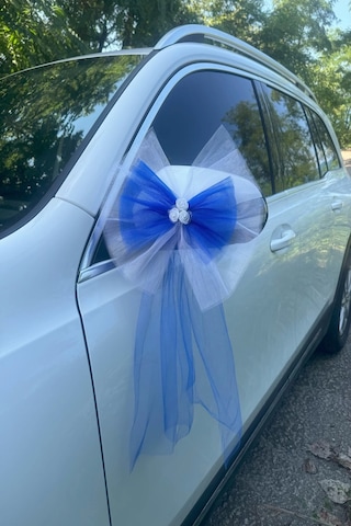 30 Adet Beyaz Mavi Kristal Tül Beyaz Latex Gül Kuyruk Detaylı Düğün Nikah Kına Sünnet Konvoy Süsü Beyaz Siyah