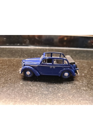 De Agostini 1/43 Moskvitch 400-420a Convertible 1950