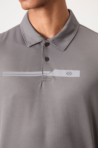 Koyu Gri Polyester Nefes Alan Dokulu İnce Esnek Standart Fit Polo Yaka Erkek Performans T-shirt - 8 Koyu Gri