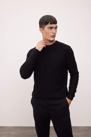 DeFacto Siyah Standart Fit Normal Kesim Pamuklu Bisiklet Yaka Triko Kazak A5181AX24AUBK81