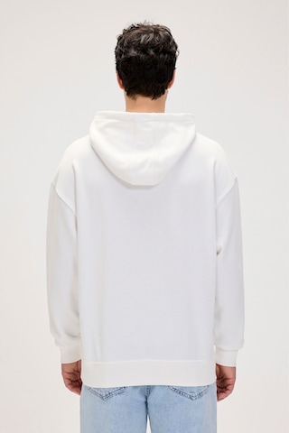Bad Bear Drake Os Erkek Beyaz Sweatshirt 24.02.12.014-c04 001