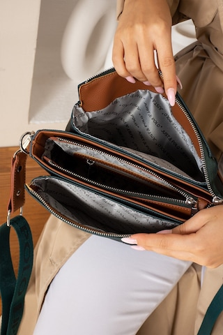 Just Polo Ayarlanabilir Uzun Askılı Suya Dayanıklı Lakoste Kumaş 6 Gözlü Kadın Çapraz Omuz Çantası Pbu6060 Yeşil Taba Yeşil - Taba