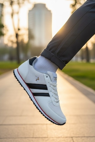 Enoch Erkek Spor Ayakkabı Beyaz Sneaker Siyah Şeritli Ve Kırmızı Detaylı Retro Yürüyüş Modeli Beyaz - Siyah