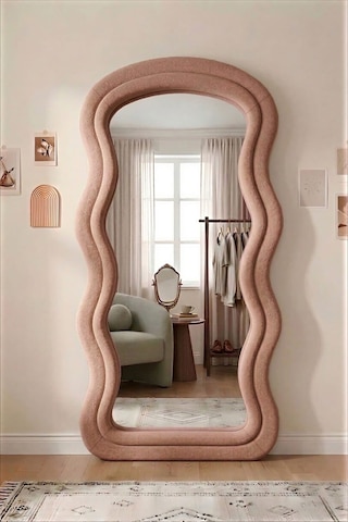 Olivia Pembe Renk Kumaş Kaplamalı Dalgalı Kavisli Ayaklı Boy Aynası 182x87 Cm