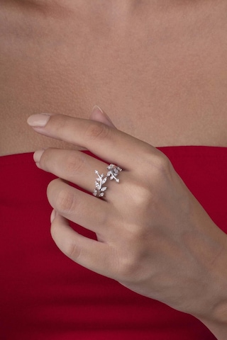 Gümüş Pazarım Defne Yaprağı Detaylı Kraliçe Tacı Beyaz Altın Kaplama Ayarlanabilir Kadın Gümüş Yüzük Altın - Gümüş