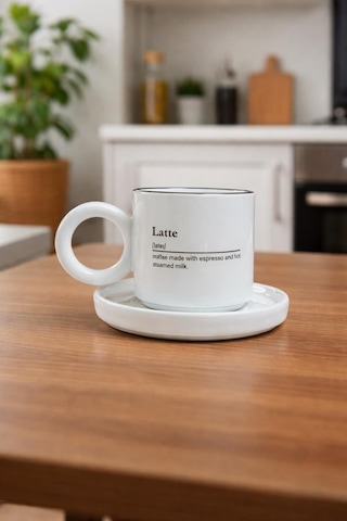 Latte Yazılı Kahve Fincanı Ve Tabağı Siyah Çerçeve Detaylı Modern Tasarım Kahve Kupası Bardağı Beyaz