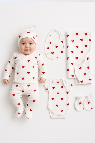 Sitilin Kız Bebek Pamuk Kumaş Kalp Temalı Battaniyeli 7 Li Hastane Çıkışı Seti Stl7234 Beyaz