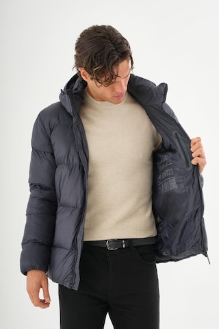 Erkek Kapüşonlu Fermuarlı Cepli Kışlık Şişme Kısa Mont Lacivert