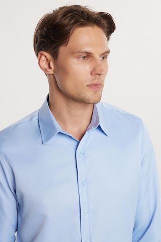 Tudors Slim Fit Uzun Kollu Kolay Ütü Teri Emen Nefes Alan Doku Kravatlık Dört Mevsim Mavi Erkek Gömlek-24892 Mavi