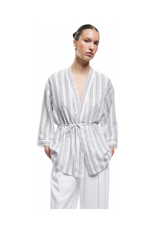 Koton Rahat Kalıp Kemer Detaylı 3/4 Geniş Kollu Uzun Kimono Siyah Çizgili 5sak50110pw Siyah Çizgili