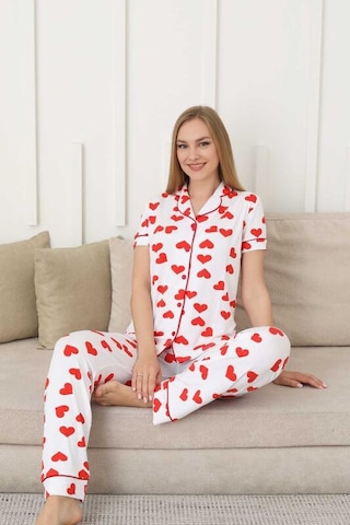 Monox Kadın Önden Düğmeli Kısa Kol Likralı Kalp Baskılı Pijama Takımı Beyaz