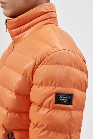 Lee Regular Fit Normal Kesim Dik Yaka Turuncu Şişme Mont Turuncu