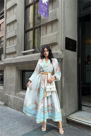 Neşeli Butik Kadın Kuşaklı Midi Boy Desenli Elbise Nbms42149 Beyaz