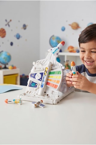 Clemento-ni Lisanslı Minik Astronot Roketli Ve Rampalı 15 Parça Uzay Çıkartmalı Eğitici Oyuncak Set