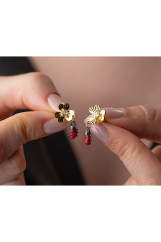 925 Ayar Gümüş Gold Renk Yonca Küpe Uğur Böceği Sallantılı Pırlanta 0.04 Ct Gold
