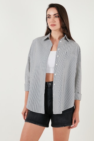 Lela Regular Fit Uzun Kollu Cepli Çizgili Bayan Gömlek 6772895 Siyah