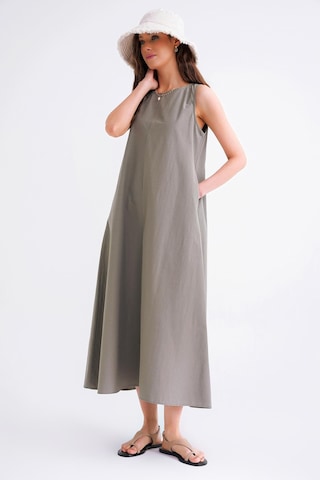 4690 Kadın Bisiklet Yaka Sıfır Kol Midi Paraşüt Elbise Haki Haki