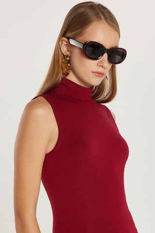 Tudors Kadın Regular Fit Klasik Kesim Viskon Kumaş Balıkçı Yaka Sıfır Kol Bordo Bluz-34816 Bordo