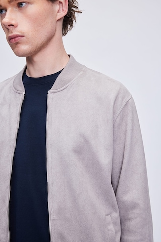 Hatemoğlu Gri Regular Fit Bomber Yaka Mevsimlik Mont 35123023d003 Ag1 Gri