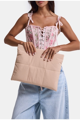 it's basic Pembe Mıknatıs Ağızlı Dolgulu Kadife Astarlı Bilgisayar El Çantası