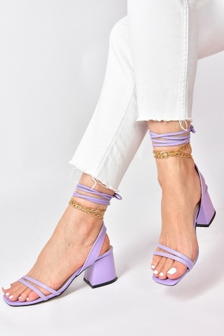 Fox Shoes Lila Kısa Topuklu Altın Zincir Detaylı Bilekten Bağlama