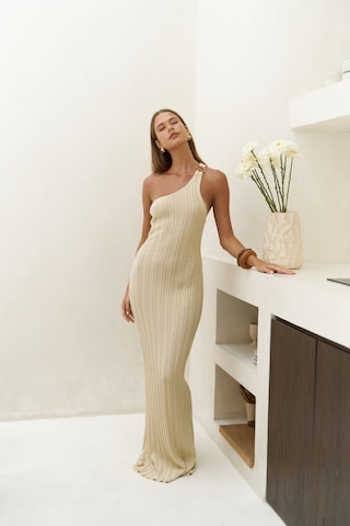 Endah Halka Detaylı Asimetrik Bej Uzun Triko Elbise Bej
