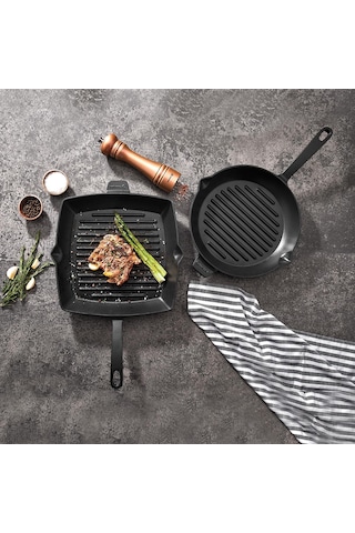 Korkmaz A2848 Casta Grill Kare Tava 30x30 Siyah