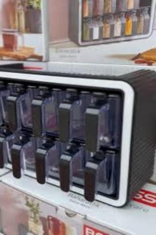 Standlı 12li Kendinden Yapışkanlı Kaşıklı Kapaklı Baharatlık Takımı - Siyah Beyaz. Siyah - Beyaz