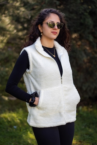Kadın Ekru Beyaz Dik Yaka Kalın Peluş Fermuarlı Yelek 24kylkk215 001