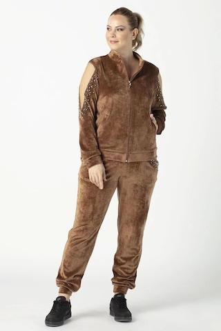 1950 Kolları Taşlı Tam Kalıp Tarz Kadife Büyük Beden Eşofman Takımı Taba Taba