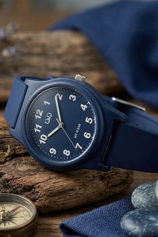 Q&q Qcg2224 Koyu Lacivert Rakamlı Silikon Kordonlu 38 Mm Su Geçirmez Unisex Kol Saati