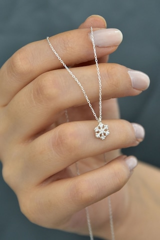 Papatya Silver 925 Ayar Rodyum Kaplama Zirkon Taşlı Gümüş Kar Tanesi Kolye