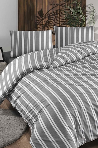 Ely Parker Battal Kişilik Nevresim Takımı (200x200 Lastikli Çarşaf+Yorgan Kılıfı+Y.Kılıfı) Çizgili Siyah 200 x 200 Siyah
