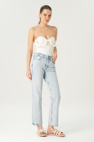 Eliza Açık Mavi Normal Bel Patı Düğmeli Cropped Straight Fit Jean Pantolon C 4518-115 Açık Mavi