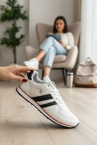 Enoch Erkek Spor Ayakkabı Beyaz Sneaker Siyah Şeritli Ve Kırmızı Detaylı Retro Yürüyüş Modeli Beyaz - Siyah