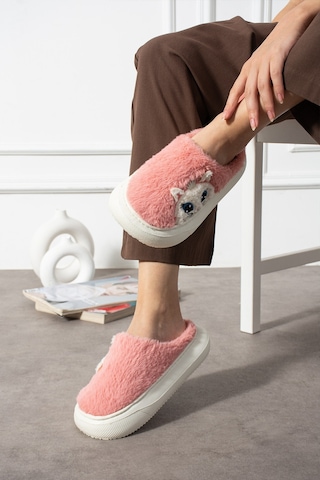 Polomia Comfort Poppy Berlin Kadın Figürü Sevimli Pijama Kedi Desen Peluşlu Hafif Kaymaz Eva Taban Kışlık Terlik Pudra
