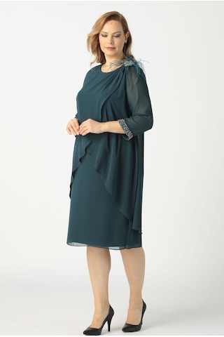Moda Berray 21958 Petrol Pelerinli Tüylü İşlemeli Büyük Beden Şifon Kısa Abiye Elbise 001