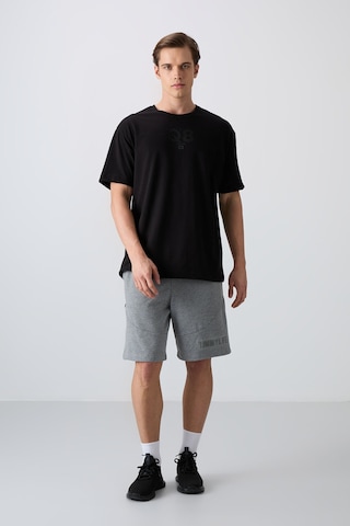 Tommy Life Siyah Pamuklu Kalın Yumuşak Dokulu Oversize Fit Baskılı Erkek T-shirt - 88333 Siyah